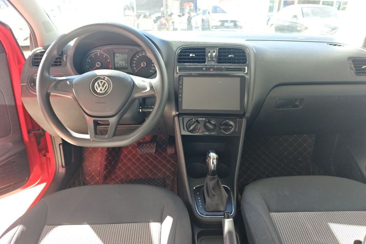 大众 Polo 2016款 1.4L 自动风尚型中控内饰7002