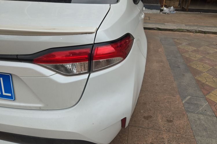 丰田 雷凌 2021款 双擎 1.8H E-CVT进取版车身外观9