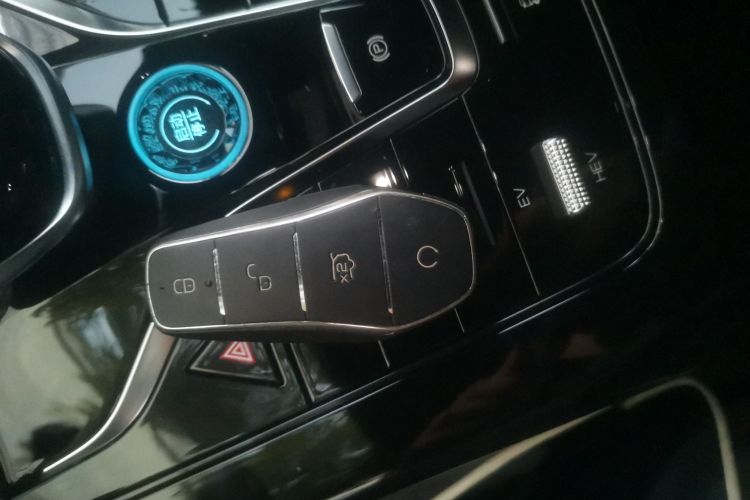 比亚迪 秦PLUS 2023款 冠军版 DM-i 55KM超越型中控内饰7001