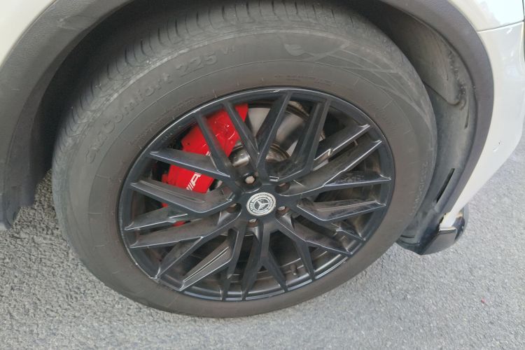 奔驰GLC轿跑 2017款 GLC 200 4MATIC 轿跑SUV车身外观10