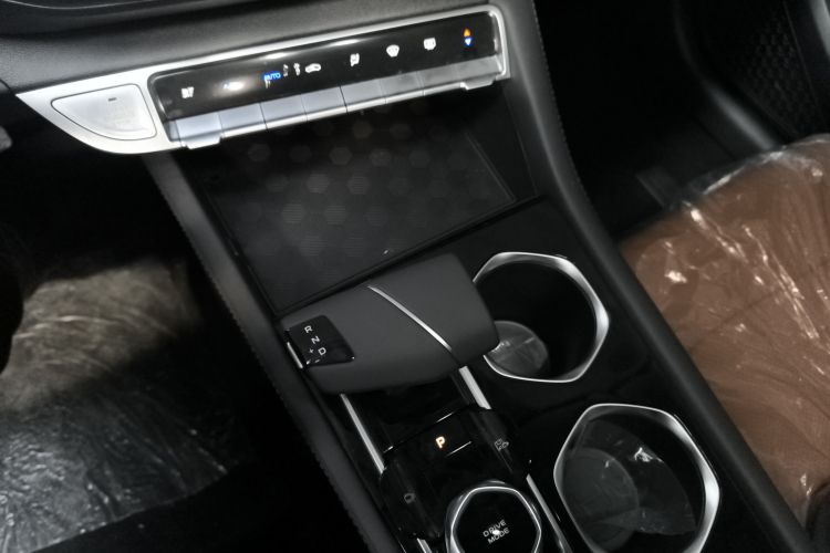 长安 逸动 2025款 PLUS 1.4T 双离合高能版局部细节18