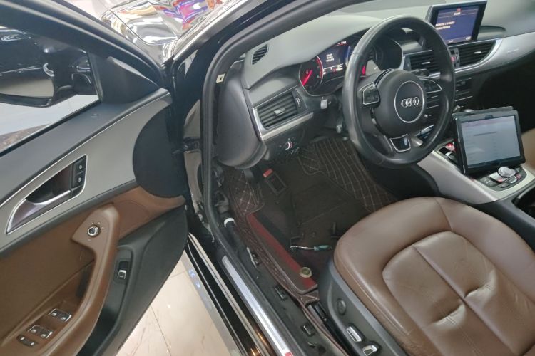 奥迪A6L 2018款 30周年年型 45 TFSI quattro 运动型中控内饰20