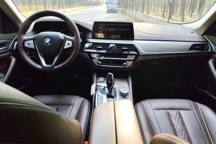 宝马5系新能源 2020款 里程升级版 530Le 豪华套装中控内饰12