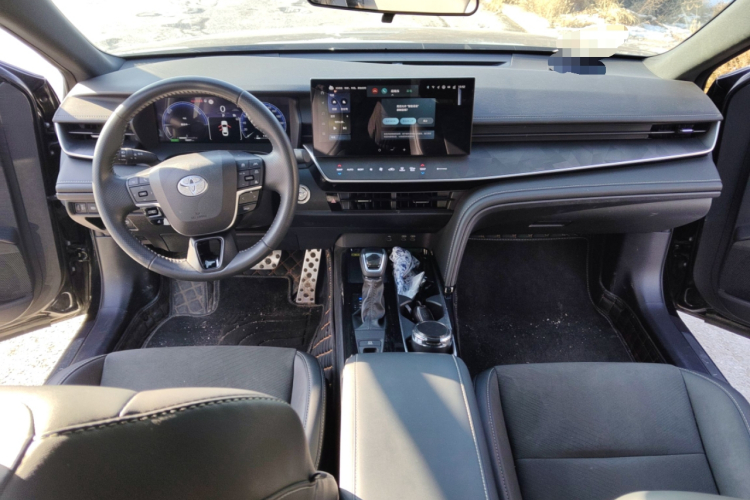 丰田 凯美瑞 2024款 双擎 2.0HXS 运动Plus版中控内饰7002