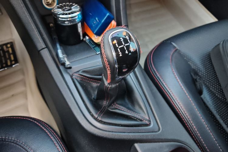 奇瑞 艾瑞泽5 2016款 1.5L 手动领潮版中控内饰18