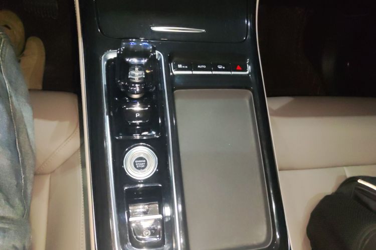 吉利汽车 博越L 2025款 第四代 1.5TD DCT 扬帆中控内饰18