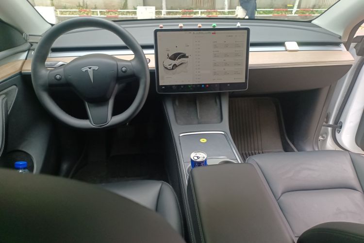 特斯拉 Model Y 2022款 改款 后轮驱动版中控内饰12