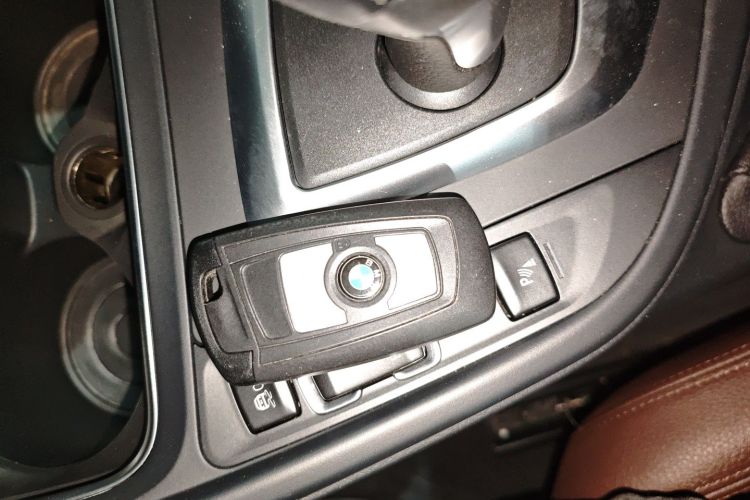 宝马3系 2019款 320Li 时尚型中控内饰7001