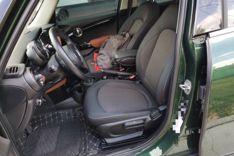 MINI 2018款 1.5T ONE PLUS中控内饰19