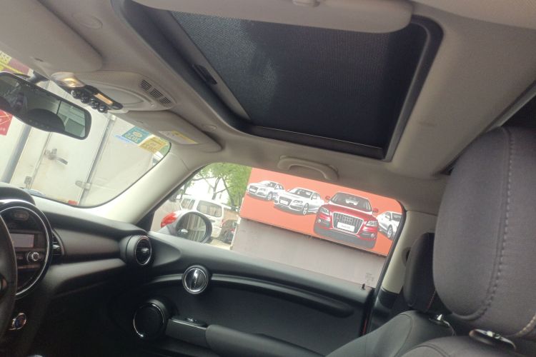 MINI 2016款 1.2T ONE 先锋派局部细节22