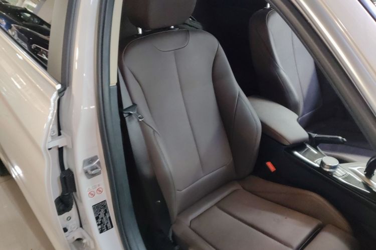 宝马3系 2019款 320Li 时尚型局部细节41