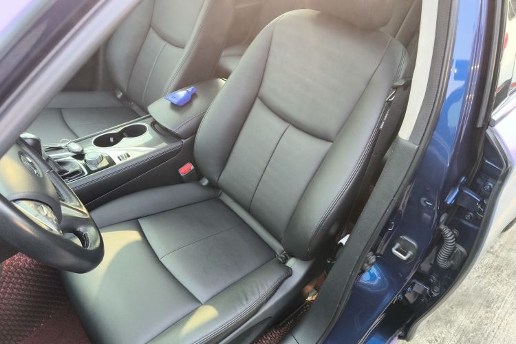 英菲尼迪Q50L 2016款 2.0T 舒适版中控内饰19