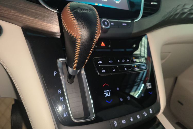 别克GL8 2017款 28T Avenir艾维亚 国V中控内饰18