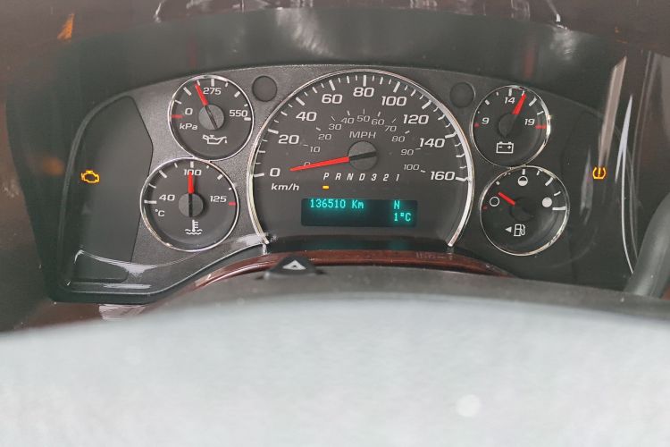 GMC SAVANA 2014款 5.3L 四驱领袖版中控内饰15