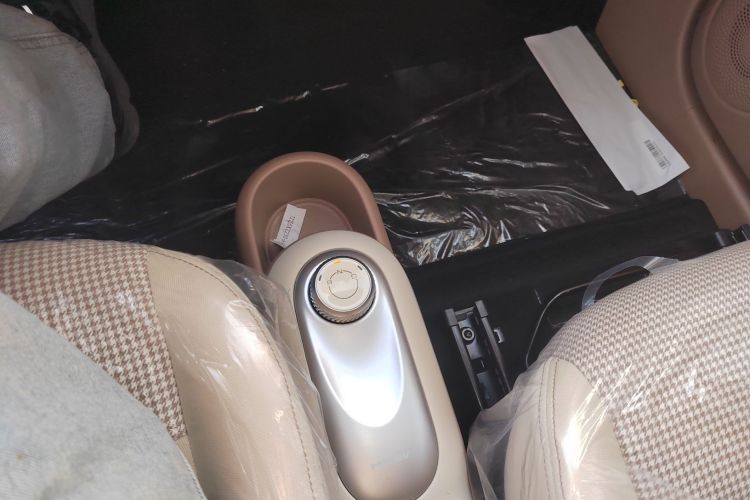 五菱汽车 宏光MINIEV 2025款 四门版 进阶款中控内饰18