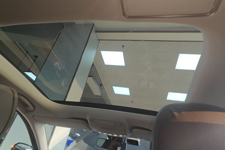 奔驰E级 2021款 改款 E 300 L 豪华型中控内饰22