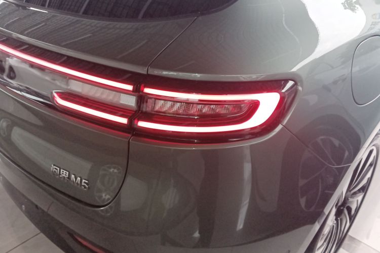 鸿蒙智行 问界M5 2022款 增程后驱标准版车身外观6006