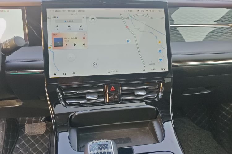 广汽传祺 传祺M8 2024款 大师系列 400T 至尊版中控内饰16