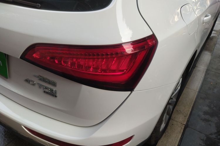 奥迪Q5 2013款 40 TFSI 进取型车身外观9