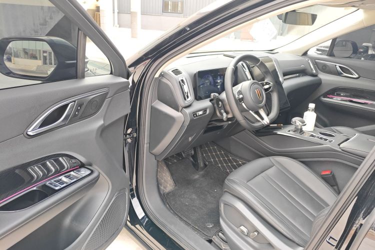 红旗HS3 PHEV 2024款 PHEV 115km 劲为版中控内饰20