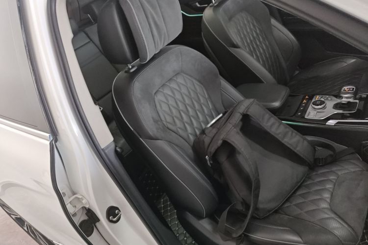 红旗HS5 2019款 2.0T 智联旗享四驱版局部细节41