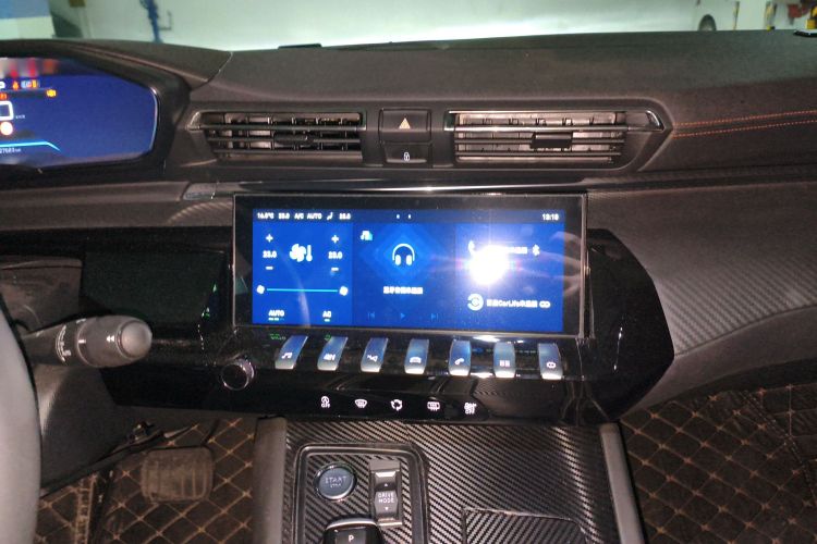 标致508 2022款 508L 400THP PureTech 驾控版局部细节16