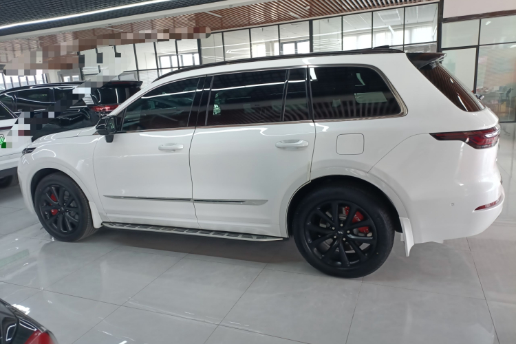 理想汽车 理想ONE 2021款 增程6座版车身外观4