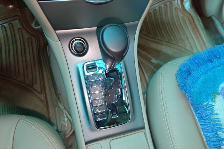 丰田 花冠 2013款 1.6L 自动豪华版局部细节18