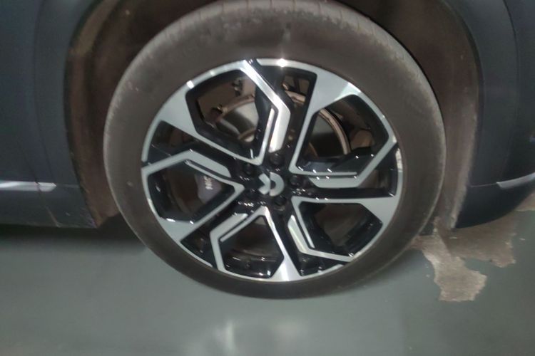 蔚来ES8 2020款 415KM 签名版 六座版车身外观10