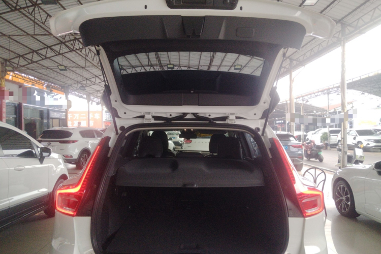 沃尔沃XC40 2022款 T4 四驱智行时尚版机舱底盘23