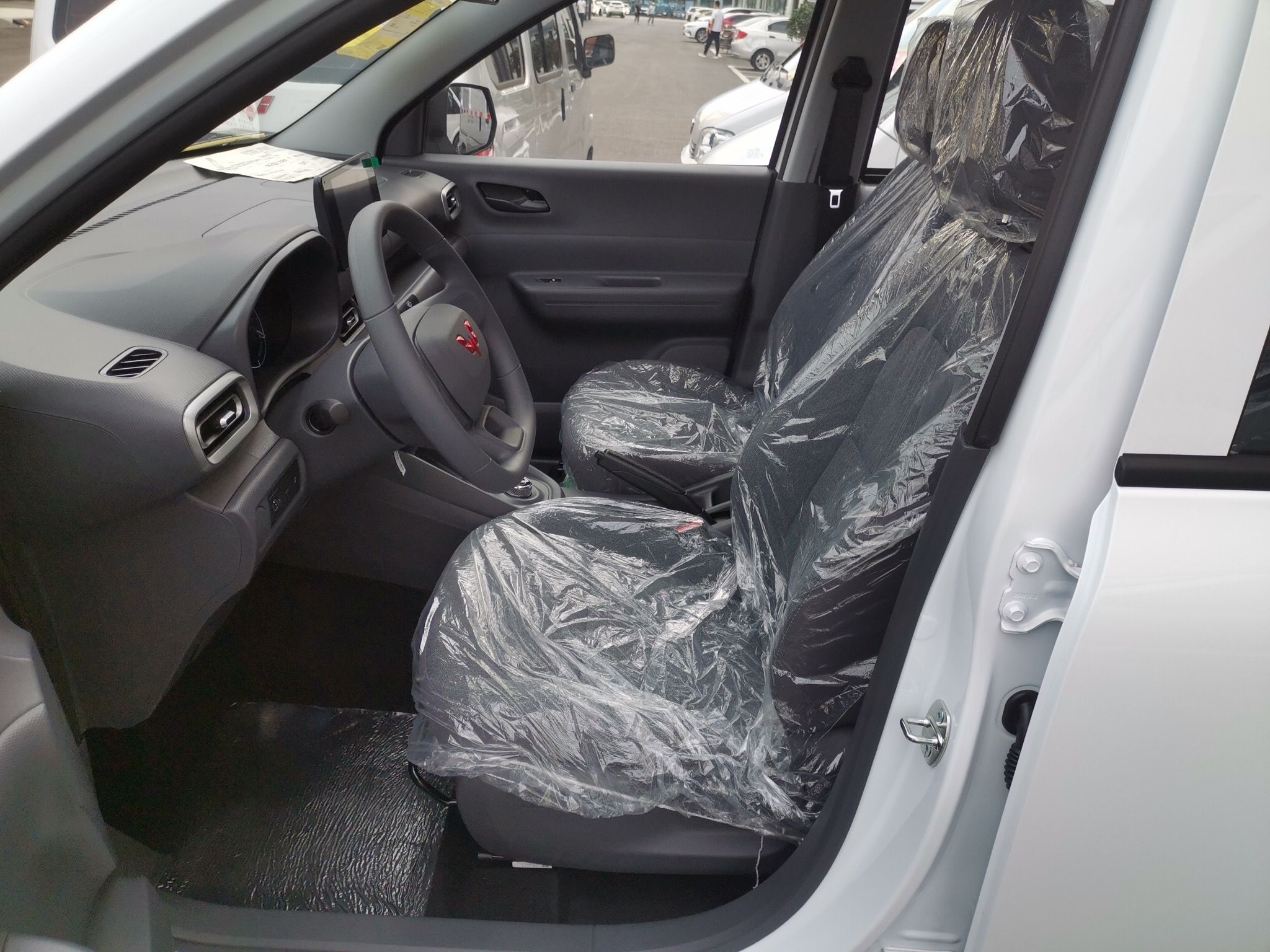 五菱汽车 五菱宏光新能源 2024款 纯电版 300KM 标准型