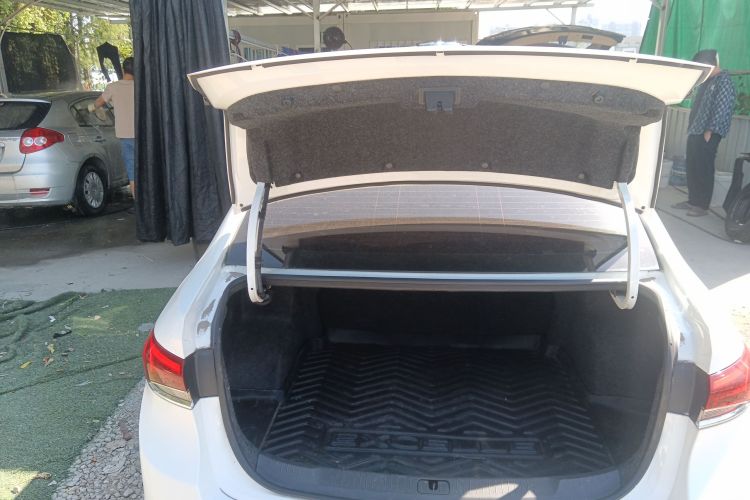 别克 英朗 2019款 15T 双离合进取型 国VI机舱底盘23