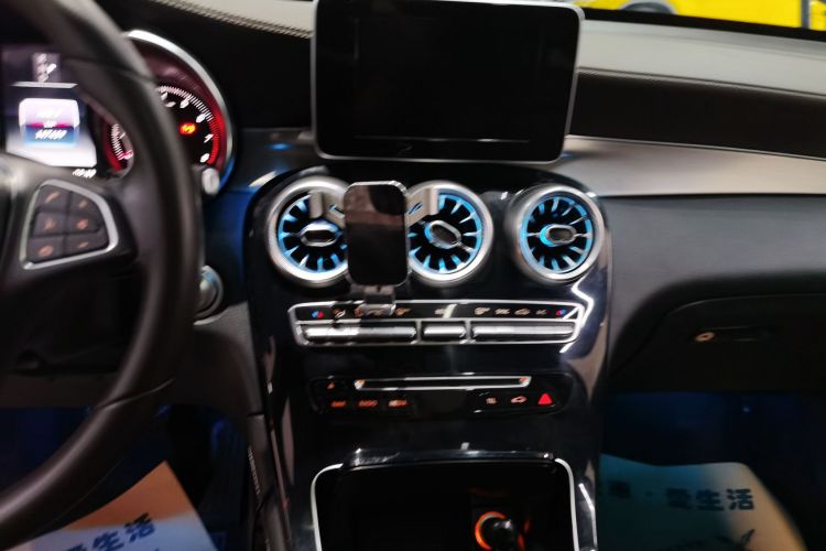 奔驰GLC 2018款 改款 GLC 200 4MATIC中控内饰16