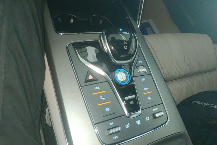 比亚迪 唐新能源 2024款 DM-p 冠军版 215KM 四驱旗舰型中控内饰18