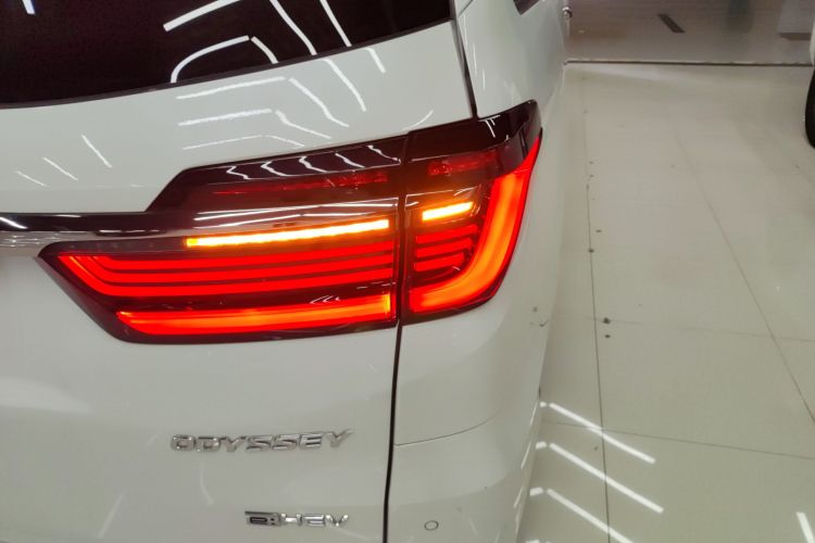 本田 奥德赛 2024款 2.0L e:HEV 锐·耀享版车身外观9