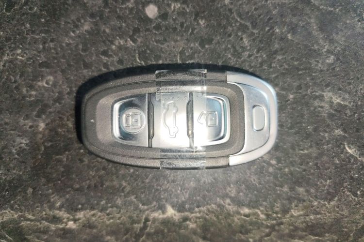 红旗E-QM5 2023款 改款 基础出行版中控内饰7001