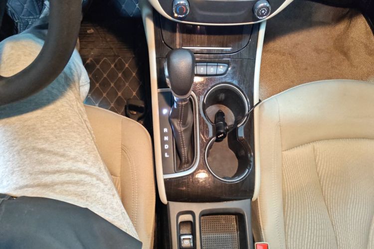 别克 威朗 2018款 三厢 15S 自动进取型中控内饰18