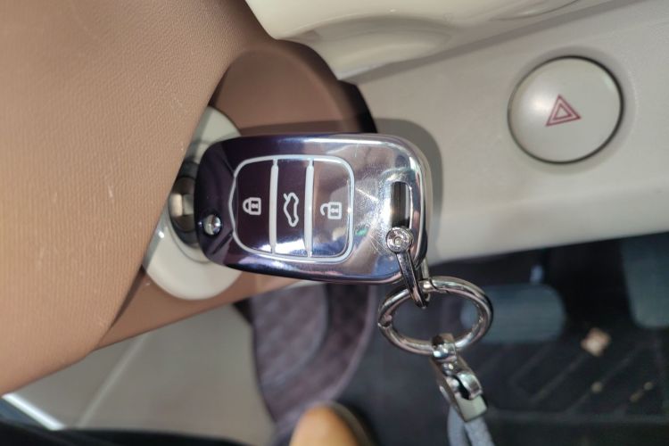 五菱汽车 宏光MINIEV 2024款 第三代 215km 青春版中控内饰7001