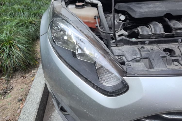 福特 嘉年华 2013款 两厢 1.5L 自动时尚型车身外观6006