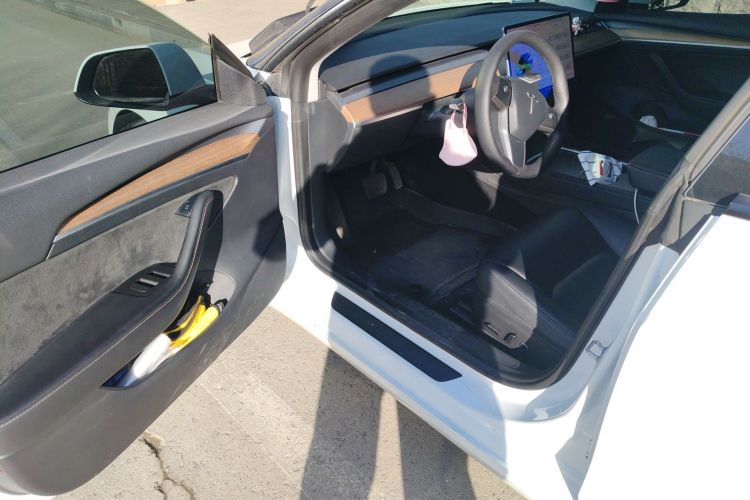 特斯拉 Model 3 2022款 后轮驱动版中控内饰20