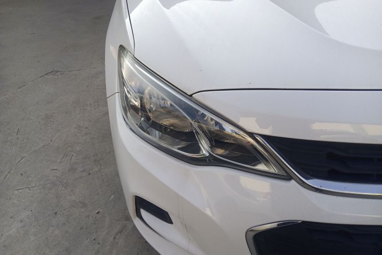 雪佛兰 科沃兹 2019款 320 自动欣享天窗版车身外观8