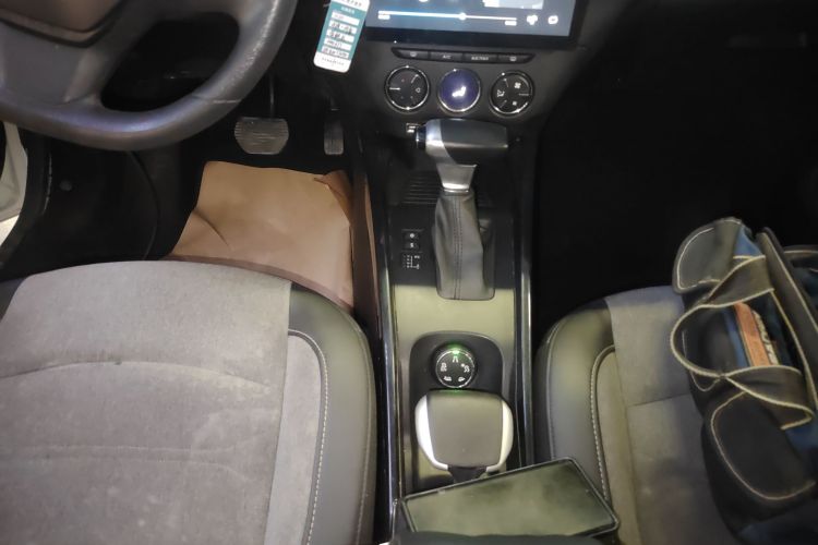 雪铁龙C3-XR 2019款 230THP DCT越领版中控内饰18