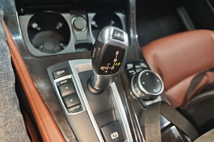 宝马5系 2014款 528Li 领先型局部细节18