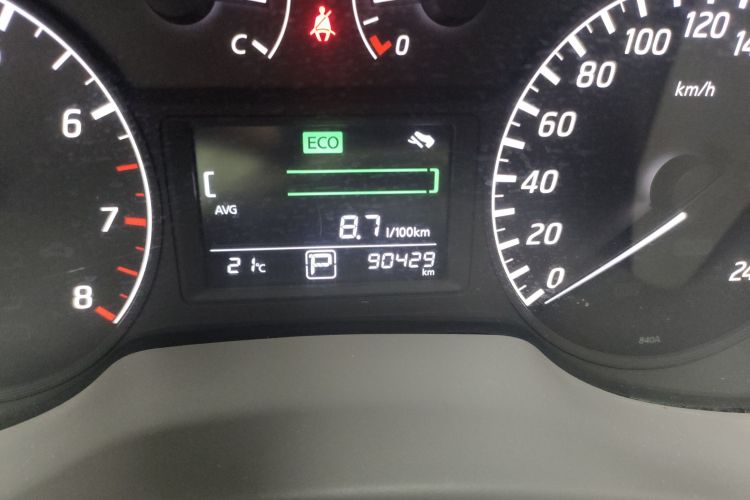 日产 轩逸 2014款 1.6XV CVT尊享版中控内饰15