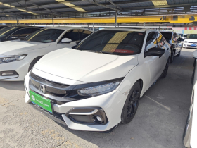 本田 思域 2021款 HATCHBACK 220TURBO CVT潮酷控