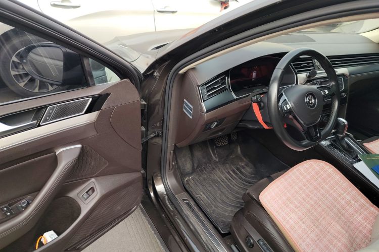 大众 蔚揽 2017款 380TSI 两驱畅行版中控内饰7003