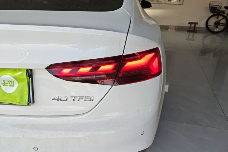 奥迪A5 2023款 Sportback 40 TFSI 时尚动感型车身外观9