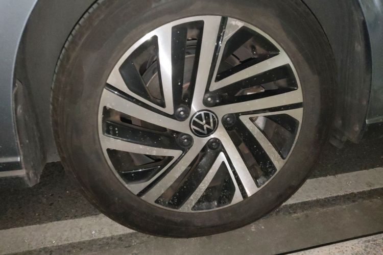 大众 朗逸 2023款 1.5L 自动五百万版车身外观10