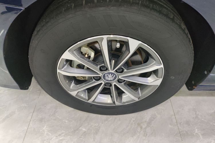 比亚迪 秦PLUS 2023款 冠军版 DM-i 55KM领先型车身外观6007