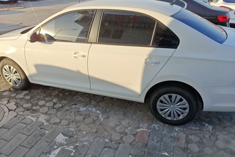 大众 桑塔纳 2021款 1.5L 自动风尚版车身外观4